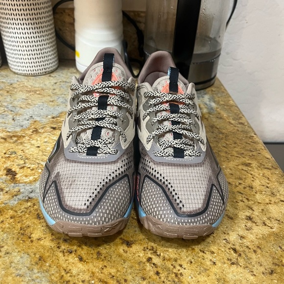 Reebok woman’s shoes size 7 - Picture 2 of 10